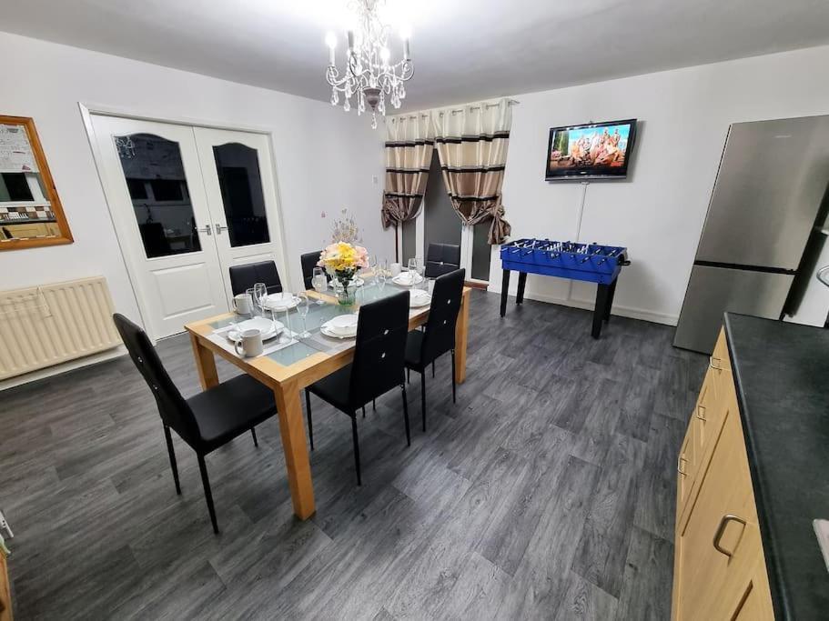 *C.Sani* Setup For Your Most Relaxed & Amazing Stay + Free Parking + Free Fast Wifi * Leeds  Exterior foto